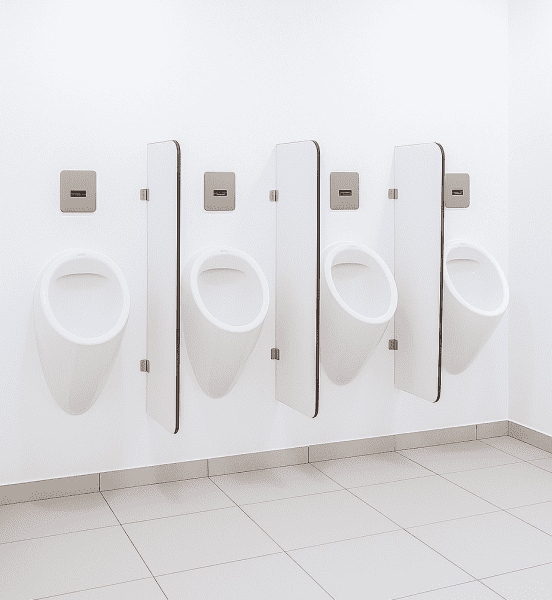 separadores de urinario placa hpl fenólico en baños de colegios, hospitales